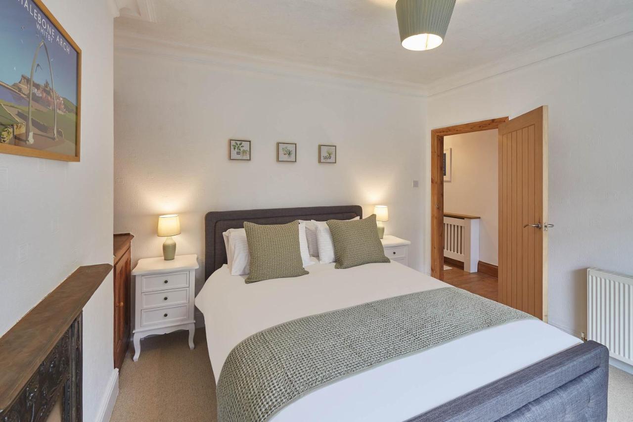 Host & - The Alby * Whitby