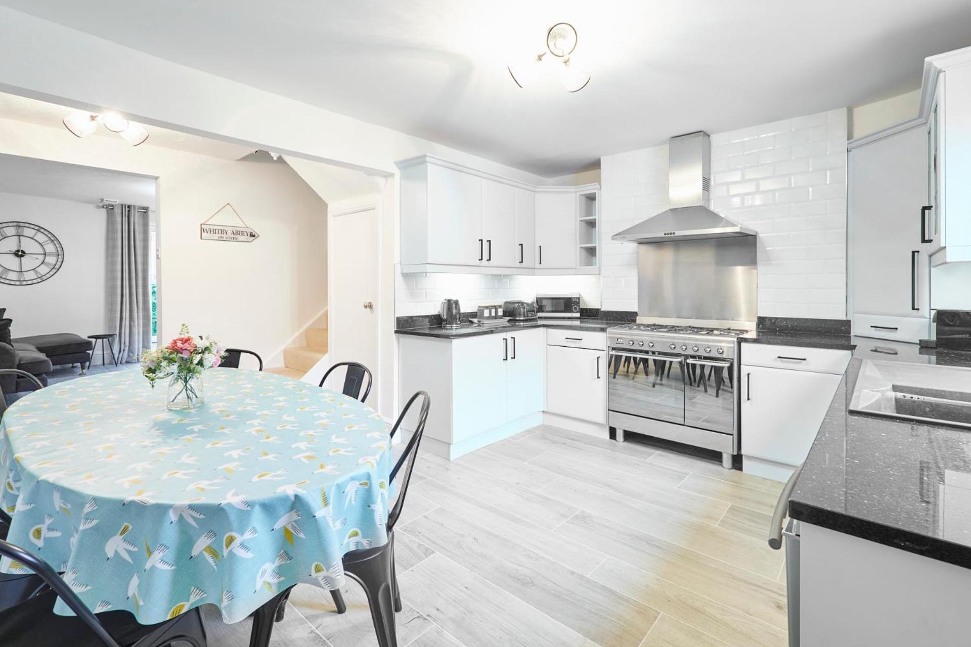 Host & - The Alby Holiday home